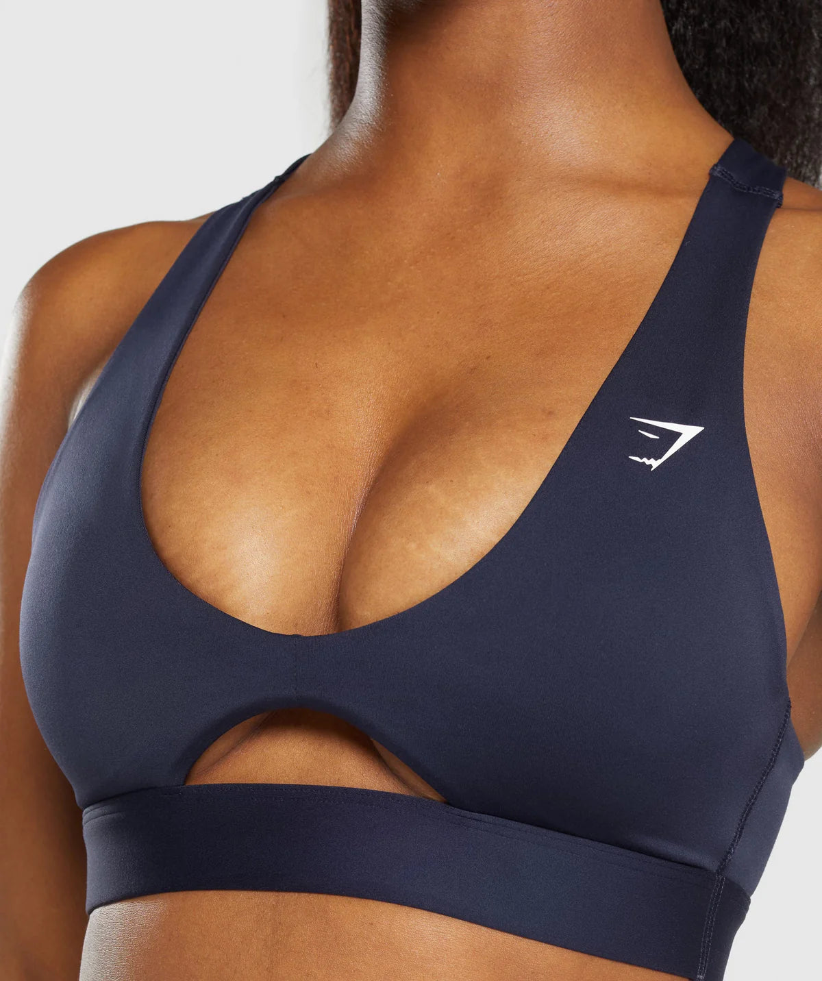 PEEK A BOO SPORTS BRA- MUJER GYMSHARK